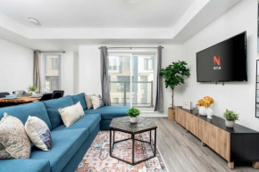 Sweet Townhouse with Rooftop Patio in Erin Mills